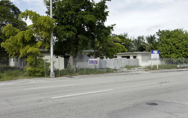 10600 NW 27th Ave in Miami, FL - Building Photo - Building Photo