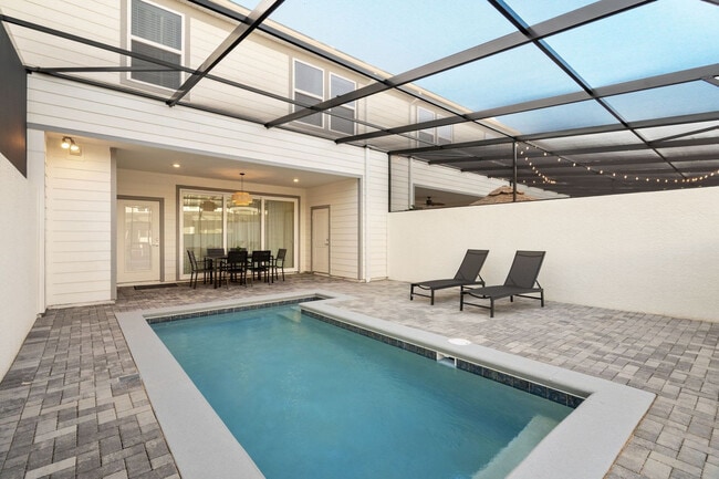 1260 Blue Paradise Wy in Clermont, FL - Foto de edificio - Building Photo