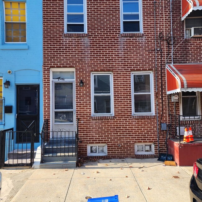 property at 2450 N Fairhill St