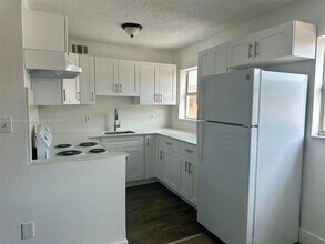 5441 W 24th Ave in Hialeah, FL - Building Photo - Building Photo