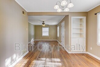 1071 Robin Hood Ln in Memphis, TN - Building Photo - Building Photo