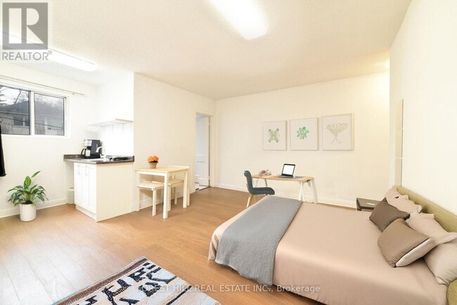 property at 280 Eglinton Ave W