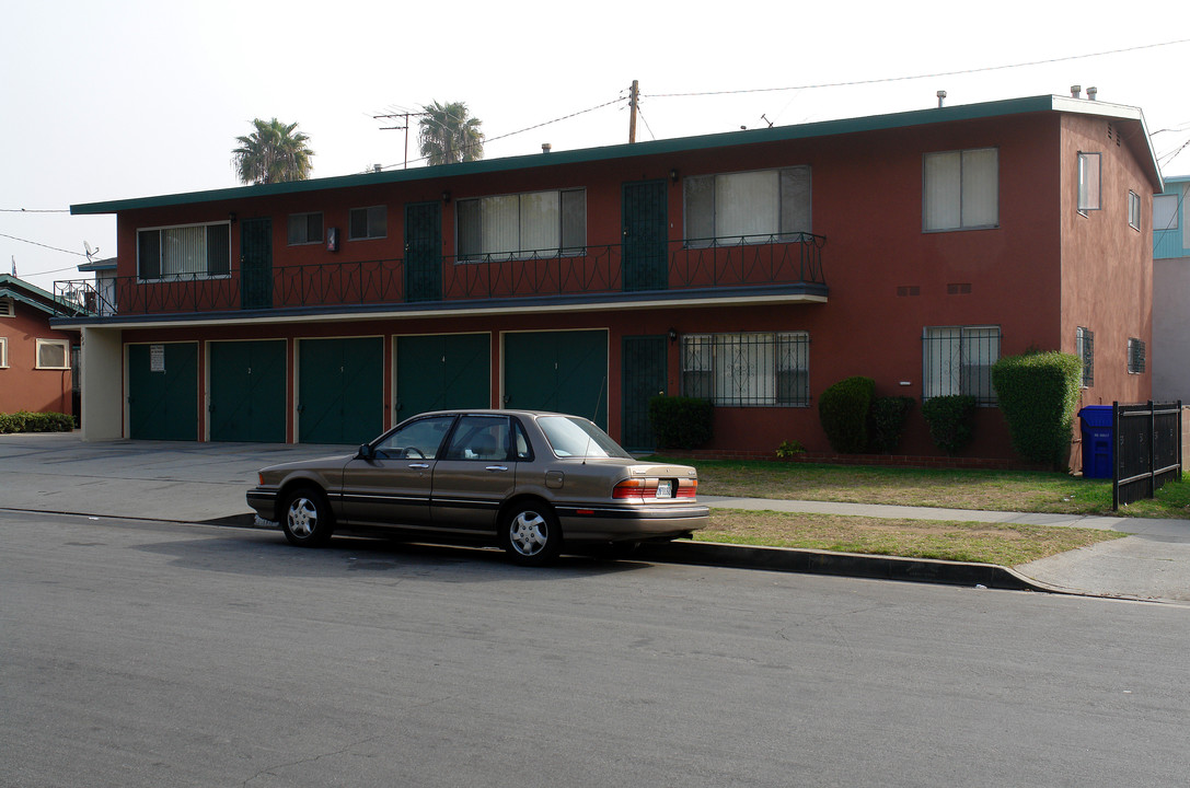 604 S Osage Ave in Inglewood, CA - Building Photo