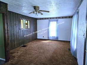 285 W Jamestown Rd in Greenville, PA - Building Photo - Building Photo