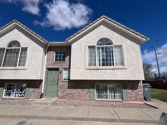 property at 652 N 2720 E
