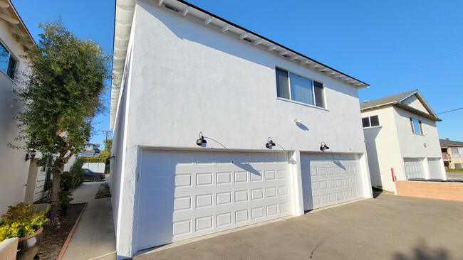 1250 Manhattan Beach Blvd in Manhattan Beach, CA - Foto de edificio - Building Photo