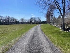 311 Dingle Ridge Rd in North Salem, NY - Building Photo - Building Photo