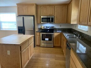 1046 Simon Dr in Placerville, CA - Building Photo - Building Photo