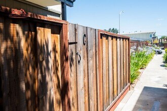 1824 El Parque Ct in San Mateo, CA - Building Photo - Building Photo