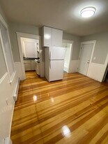 78 Fort St, Unit 1 in East Providence, RI - Building Photo