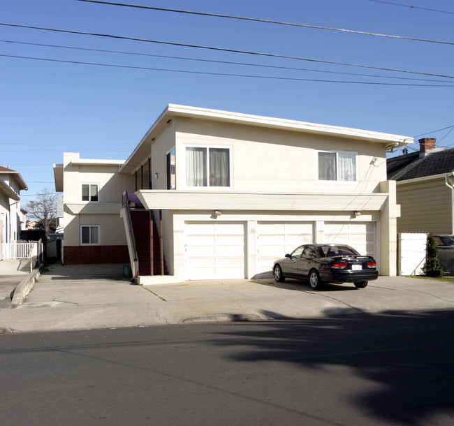 60 N Claremont St in San Mateo, CA - Foto de edificio - Building Photo