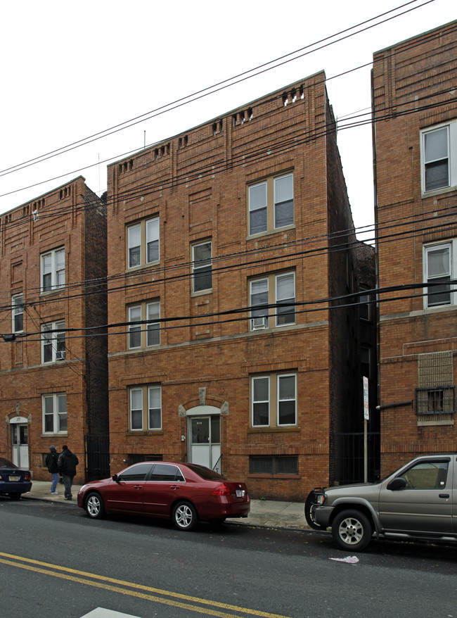 181 Baldwin Ave in Jersey City, NJ - Building Photo - Building Photo