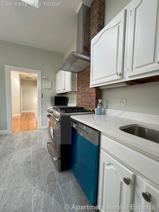 60 Sacramento St, Unit #2 in Cambridge, MA - Foto de edificio - Building Photo