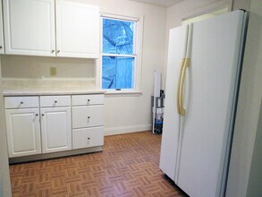 529 Chestnut St, Unit First Floor in Carnegie, PA - Foto de edificio - Building Photo