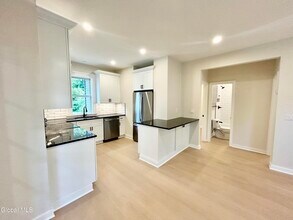11 Hannum St in Ballston Spa, NY - Building Photo - Building Photo