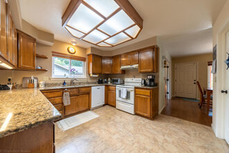 2041 Oconner Ave in Redding, CA - Building Photo - Building Photo