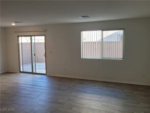 5662 Alderhorn St in Las Vegas, NV - Building Photo - Building Photo