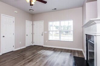 806 Laurens Way in Knightdale, NC - Building Photo - Building Photo