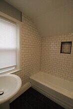 7802 W Forest Home Ave, Unit 7802 in Greenfield, WI - Foto de edificio - Building Photo