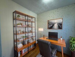 25 Chelsea St, Unit 2 in Boston, MA - Building Photo - Building Photo
