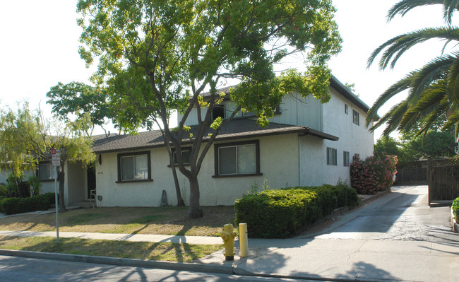 5876 El Zuparko Dr in San Jose, CA - Foto de edificio - Building Photo