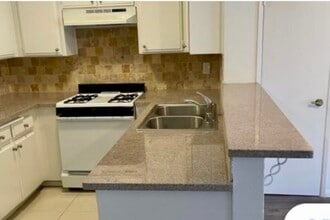 3845 Vinton Ave, Unit 3838 in Culver City, CA - Building Photo - Building Photo