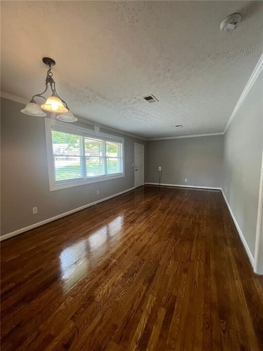 4421 Lynn Dr in Powder Springs, GA - Building Photo