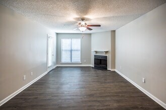 The Meadows Apartments in Memphis, TN - Foto de edificio - Interior Photo
