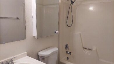 410 E Peppertree Ave in Apache Junction, AZ - Building Photo - Building Photo