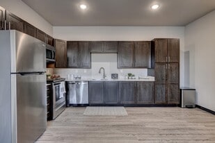 5626 W 32nd St, Unit 5618 w 32nd St in Joplin, MO - Building Photo