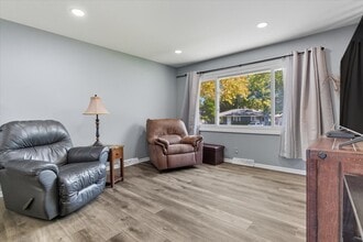 830 Russell Ave in Winthrop Harbor, IL - Building Photo - Building Photo