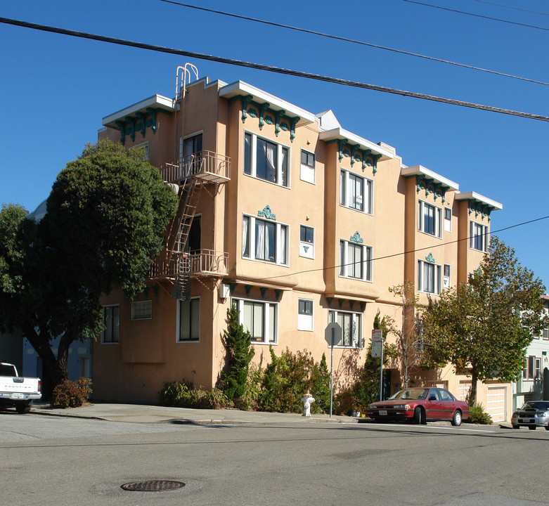 1890 Grove St in San Francisco, CA - Building Photo