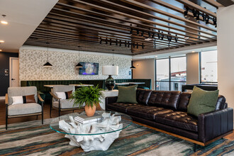 Grand Station Lofts in Merriam, KS - Foto de edificio - Interior Photo