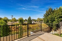 7817 W Crestwood Dr in Boise, ID - Foto de edificio - Building Photo