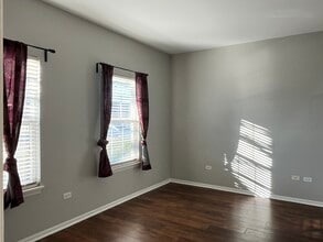 3275 Stratford Ct, Unit 1B in Lake Bluff, IL - Building Photo - Building Photo