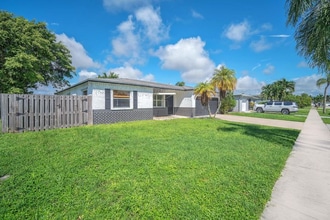 10985 Christopher Ave in Boca Raton, FL - Building Photo - Building Photo