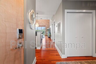 1501 Doyle Carlton Dr in Tampa, FL - Building Photo - Building Photo