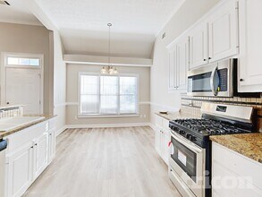 160 Wisteria Way, Unit 500-301 in Covington, GA - Foto de edificio - Building Photo