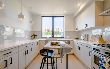 Common Penmar in Venice, CA - Building Photo - Building Photo