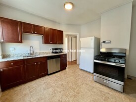 74 Romsey St, Unit 3 Apartamentos