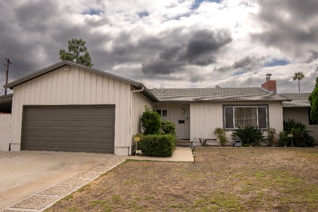 property at 1211 Roselle Ct