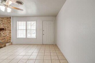 109 NE Cindy Ln in Burleson, TX - Building Photo - Building Photo