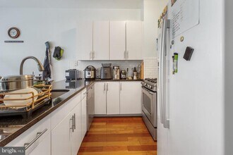 2813 Ogden St in Philadelphia, PA - Building Photo - Building Photo