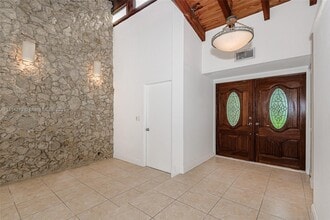 9022 SW 78th Pl in Miami, FL - Building Photo - Building Photo