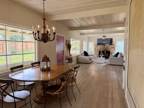 2099 Emigrant Creek Rd in Ashland, OR - Building Photo - Building Photo