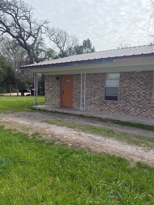 property at 913 Prentice Ln