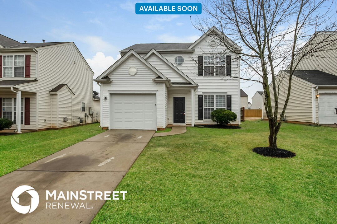 5307 Peachwood Dr in Charlotte, NC - Building Photo