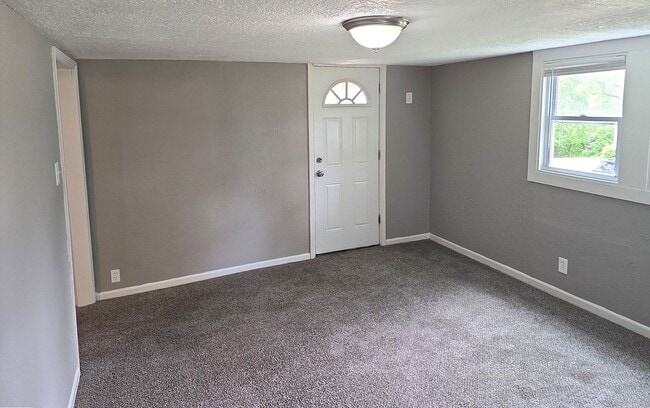 2017 Montezuma Ave in Leavenworth, KS - Building Photo - Building Photo