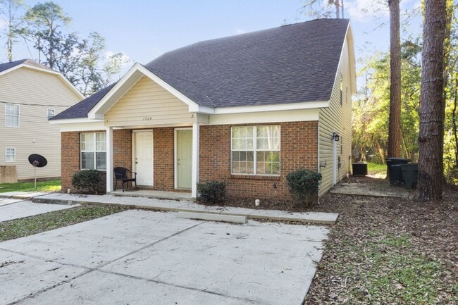 1920 Trimble Rd in Tallahassee, FL - Building Photo - Building Photo