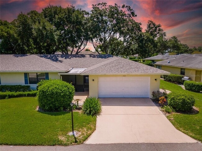 1326 Idlewood Dr in Sun City Center, FL - Building Photo - Building Photo
